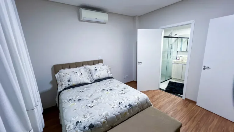 Imagem CASA com 4 dormitórios à venda com 452.84m² por R$ 1.950.000,00 - GUARAPUAVA / PR