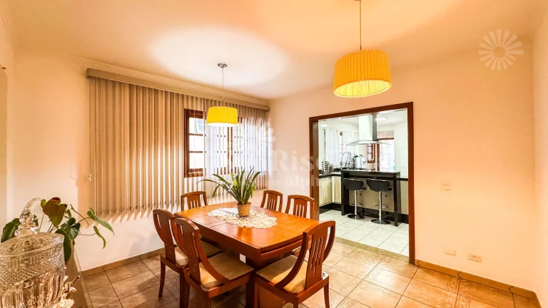 Imagem Casa a venda em Alphaville 11, 4 suítes, 4 vagas, recém reformada por R$3.500.000 Santana de Parnaíba/SP