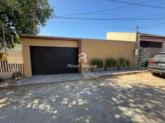 Imagem Casa a venda no bairro Tijucal, próximo a Avenida das Torres. 03 Quartos sendo 01 suite