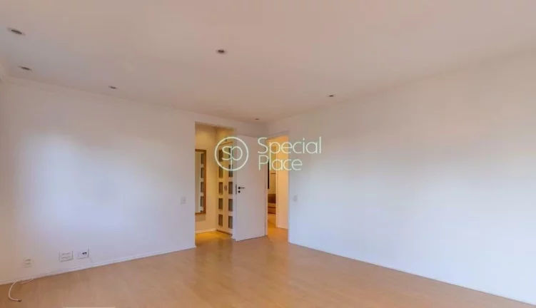Imagem Amplo apartamento à venda com 3 quartos, sendo 3 suítes, e 4 banheiros no total. Este apartamento ...