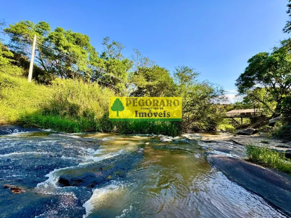 Imagem Magnífico Sítio de 3 Hectares com Cachoeira Privativa em Paraibuna-SP: 6 quartos, 1 suíte, 7 salas, 6 banheiros, 20 vagas de garagem.