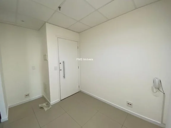 Imagem Sala Comercial para Locação em Cerqueira César, São Paulo-SP: 1 sala, 1 banheiro, 1 vaga de garagem, 40m² de área.