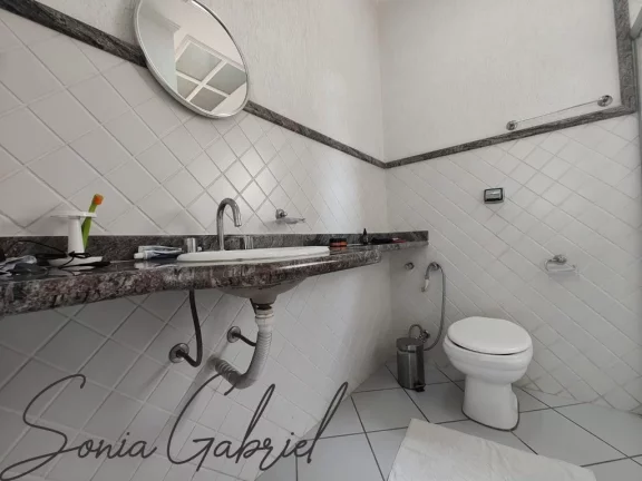 Imagem Casa no Condomínio Millenium, no bairro Jardim Recanto, com 3 Quartos, 336 m² por R$ 1.950.000, 00, em Valinhos, São Paulo.