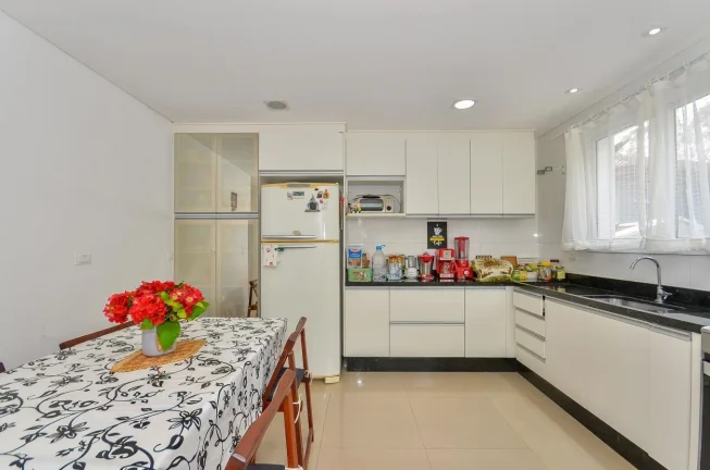Imagem Casa 3 dormitórios. 236 m2 na Vista Alegre (Jd. Schaffer)