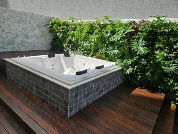 Imagem Apartamento mobiliado com 3 suítes e 1 vaga de garagem na Meia Praia em Itapema