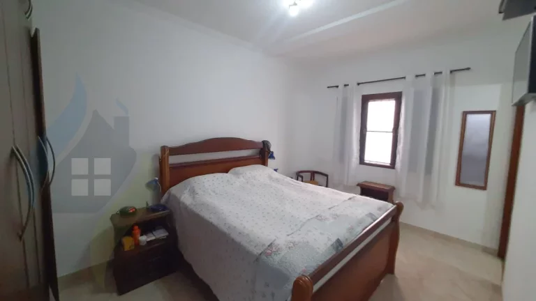 Imagem Casa de 2 dormitórios sendo 1 suíte, 3 banheiros, 3 vagas, com 240m² no Rudge Ramos, São Bernardo do Campo