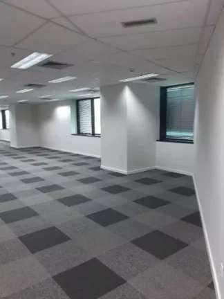 Imagem Laje Comercial de Alto Padrão em Pinheiros, São Paulo-SP: 5 Salas, 13 Banheiros, 21 Vagas de Garagem - 775m²