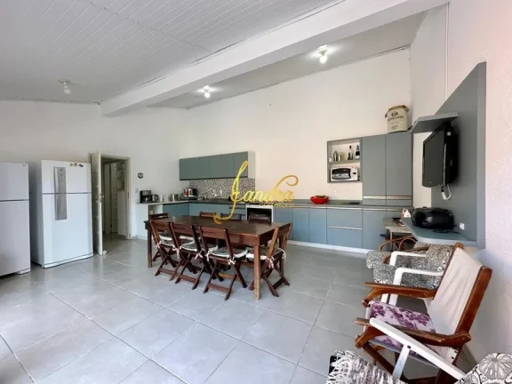 Imagem Casa no Centro de Xangri-la com 05 dormitórios com piscina