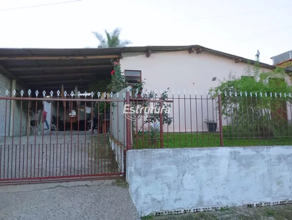 CASA com 02 dormitórios na T. Neves