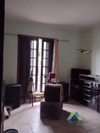 Imagem Sobrado com 4 Quartos e 4 banheiros à Venda, 175 m² por R$ 864.990