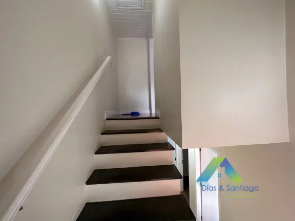 Imagem Lindo sobrado em condominio fechado com 129m² por R$640 mil