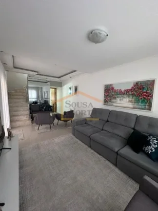 Casa em Condomínio Fechado!
Excelente casa, 3 dormitórios, sendo 2 suítes, lavabo, sala para dois...