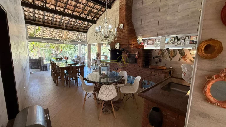 Imagem Em busca de um refúgio para chamar de seu Sítio tem arquitetura histórica