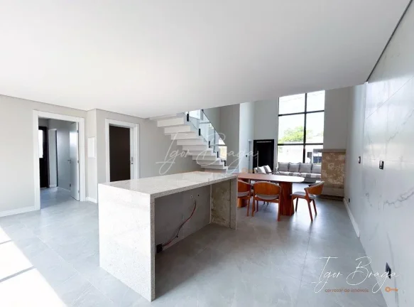 Imagem Casa Alto Padrão em Condomínio fechado a venda