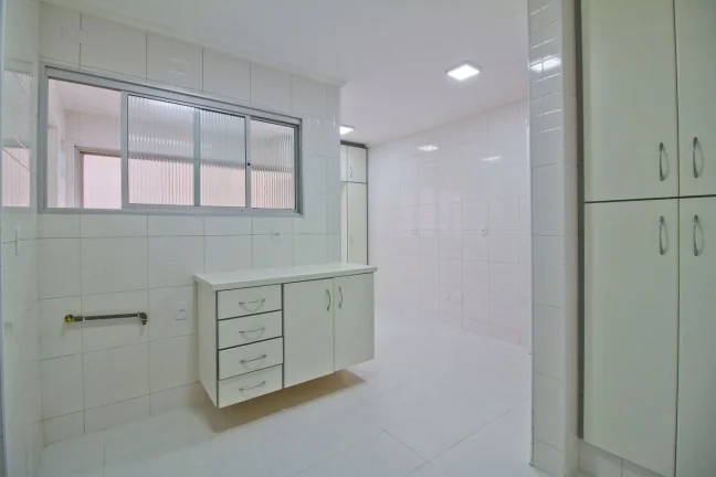 Imagem Apartamento 106M², 3Q, 1 Suíte, 2 Banheiros, 1 Vaga, Piscina, Churrasqueira, Salão de Festas e Jogos, Playground, Brinquedoteca, Armários, Jardim.