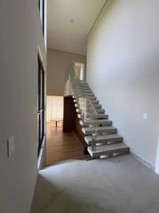 Imagem Casa alto padrão com 3 dormitórios sendo 1 suíte e 2 vagas em Jaraguá do Sul /SC