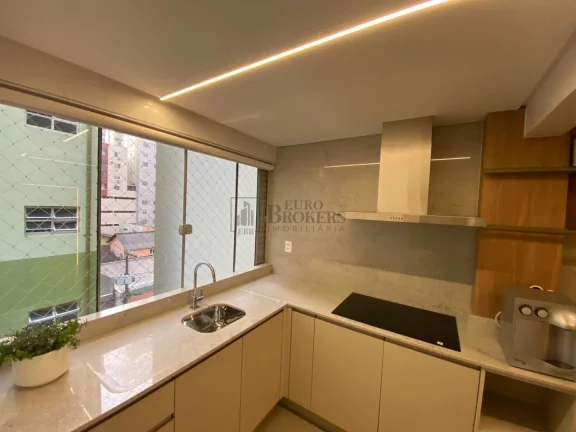 Imagem Apartamento Quadra Mar com 03 dormitórios no Centro de Balneário Camboriú