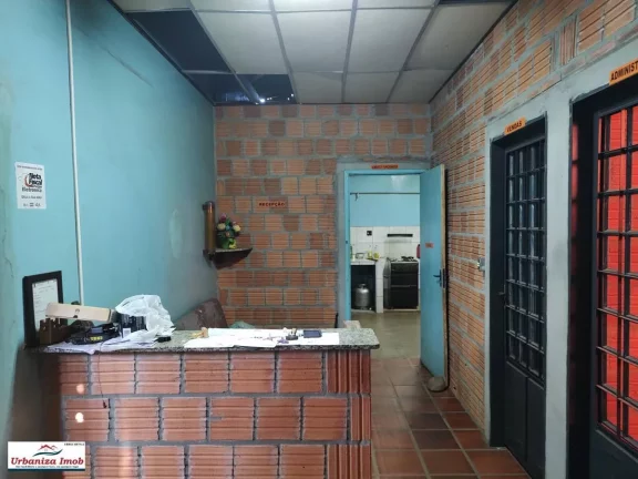 Imagem Salão Comercial de Esquina à Venda na Vila Bandeirantes com 278,75m2