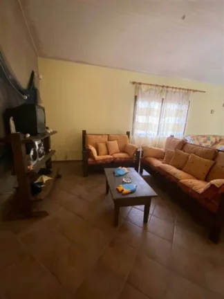 Imagem CASA COM 180 m² - -