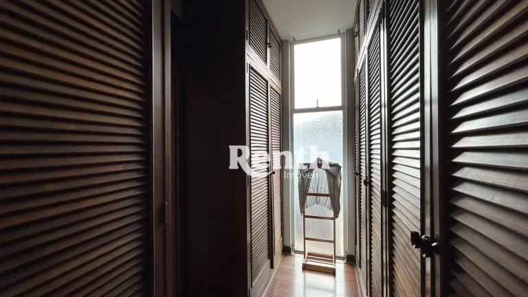 Imagem Sobrado com 5 dormitórios à venda, 423 m² por R$ 1.800.000,00 - Centro - Rio Claro/SP