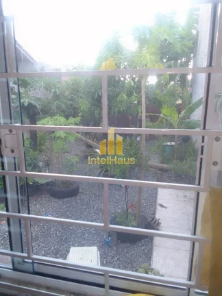 Imagem Em Itapoá, no Balneário Uirapuru, há uma casa com grande potencial para quem busca uma oportunida...