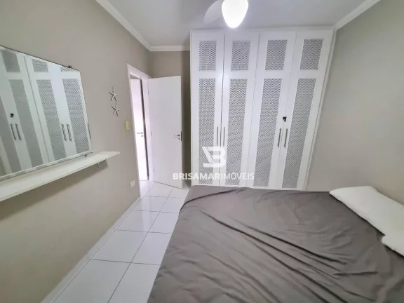 Imagem PITANGUEIRAS- BELÍSSIMO APARTAMENTO NO CALÇADÃO , TOTALMENTE REFORMADO, GARAGEM NO PRÉDIO.
