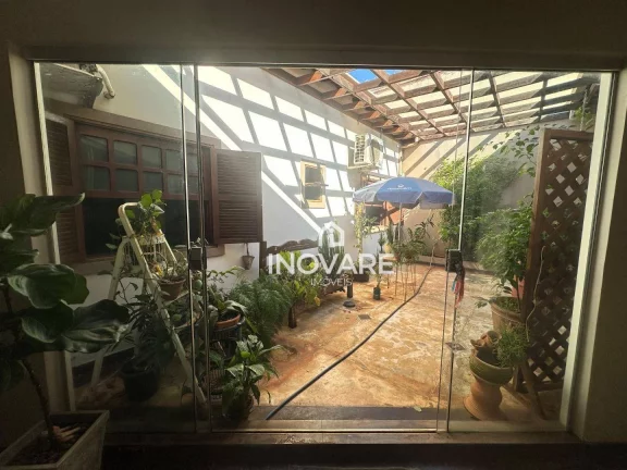 Imagem Casa com 3 dormitórios à venda, 265 m² por R$ 700.000,00 - Village Imperial - Itumbiara/GO