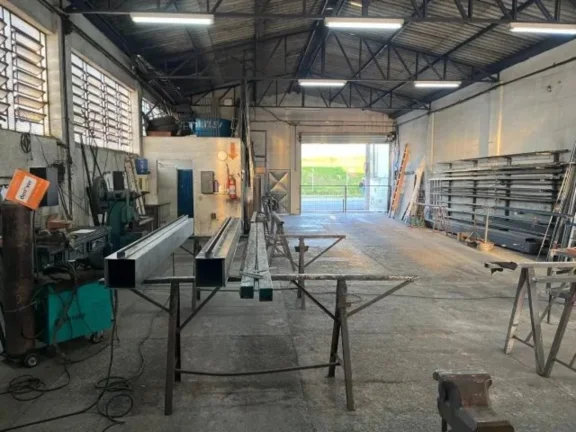 Imagem Oportuidade única: Galpão Comercial à Venda em Sorocaba-SP, Jardim Simus! 1 sala, 1 banheiro, 341m² de área!