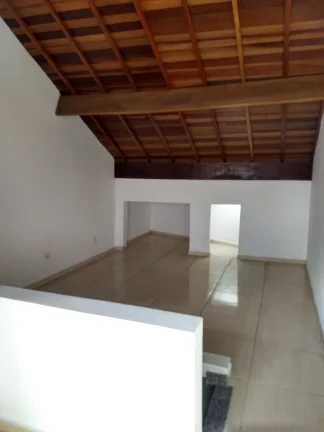 Imagem Casa para locação na Vila Matilde, São Paulo-SP: 3 quartos, 1 suíte, 1 sala, 2 banheiros, 4 vagas de garagem, 140m² de área.