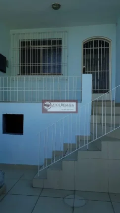 Imagem Oportunidade. Vendo lindo sobrado na vila do encontro, a 10 minutos andando do metrô Jabaquara, imóvel com 2 Dormitórios espaçosos, Cozinha com Armários, sala grande, edícula com lavanderia, bem localizado em uma rua sem saída em Jabaquara. Valor de oport