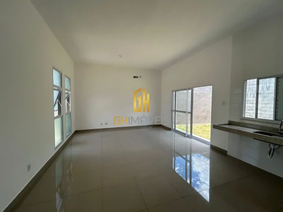 Imagem A casa possui 

3 quartos,
1 suíte,
2 quartos
Sala de estar, 
Sala de jantar, 
Banheiro, 
Cozinha
Q...