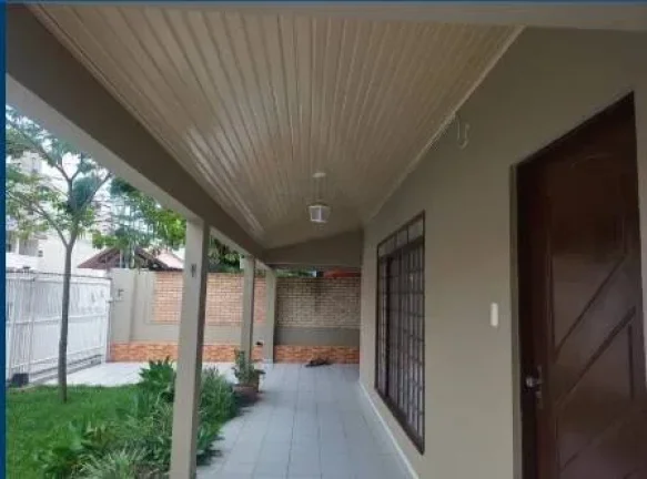 Imagem Casa à Venda em Canasvieiras – 4 Dormitórios 200 Metros da Praia