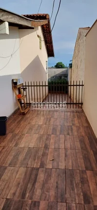 Imagem Casa Ampla à Venda no Jardim Dom Pedro II – 3 Quartos, 1 Suíte, Churrasqueira, Grande Quintal e Espaço para Construção em Terreno de 310m²!