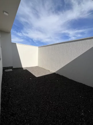 Imagem Casa de 3 quartos sendo um suine no Bosque dos Ipes