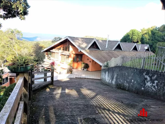 Imagem Casa a venda Com 06 Dormitórios na Região da Minalba em Campos do Jordão.