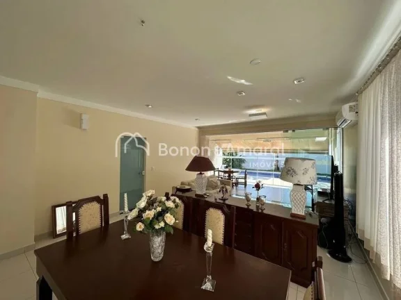 Imagem Linda casa com living para 3 ambientes integrados com a área gourmet e piscina, cozinha e lavanderi...