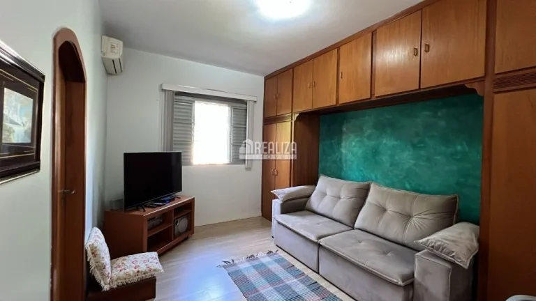 Imagem Casa com 4 dormitórios no Recreio dos Bandeirantes em Uberaba