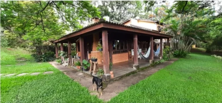 Imagem Chácara de luxo à venda em Jundiaí-SP, Jardim Liberdade: 3 quartos, 1 suíte, 2 salas, 3 banheiros, 5 vagas, 461m² de área.