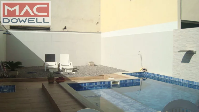 Imagem Casa triplex próximo a praia de Itaipu