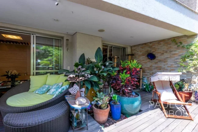 Imagem Vila Suzana Venda - 3 Dormitórios (2 Suítes) - 4 Vagas - 250m²