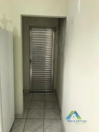 Imagem Sobrado com 157 metros, 3 dormitórios, 2 banheiros, 1 vaga com excelente localização e valor !