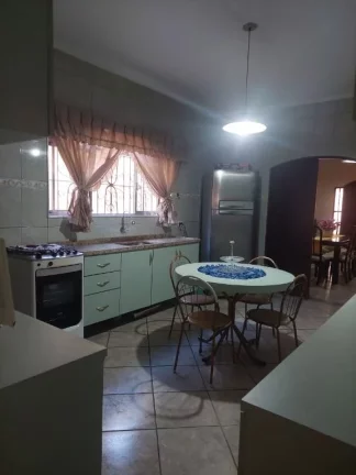 Imagem Casa com 3 dormitórios à venda, 390 m² por R$ 900.000,00 - Centro - Ferraz de Vasconcelos/SP