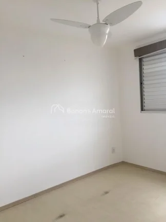 Imagem Com 138m² de área privativa, o imóvel oferece uma ampla sala para dois ambientes (jantar e estar)...