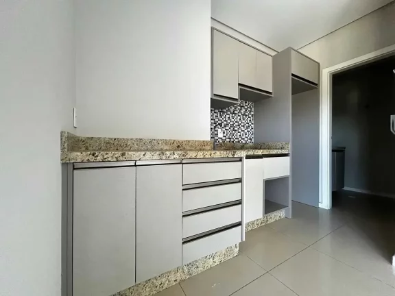 Imagem Apartamento com 3 dormitórios sendo 1 suíte e 2 vagas de garagem - Bairro Fazenda Itajaí/SC