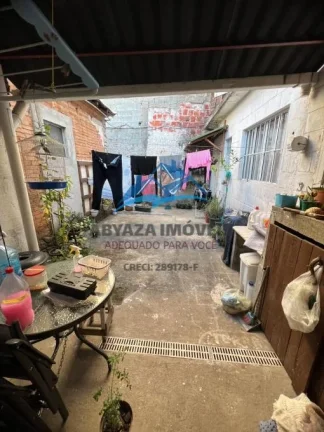 Imagem Casa no Centro de Carapicuíba Próxima à Estação | 5 Dormitórios