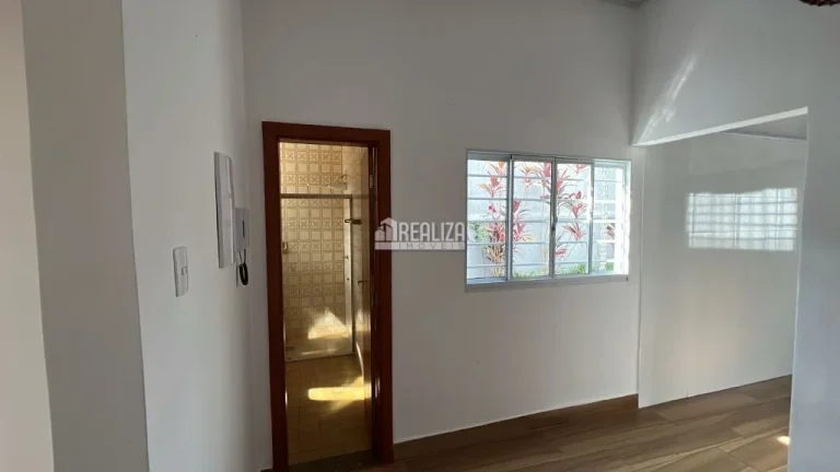 Imagem Encantadora casa de 4 dormitórios no bairro Estados Unidos em Uberaba