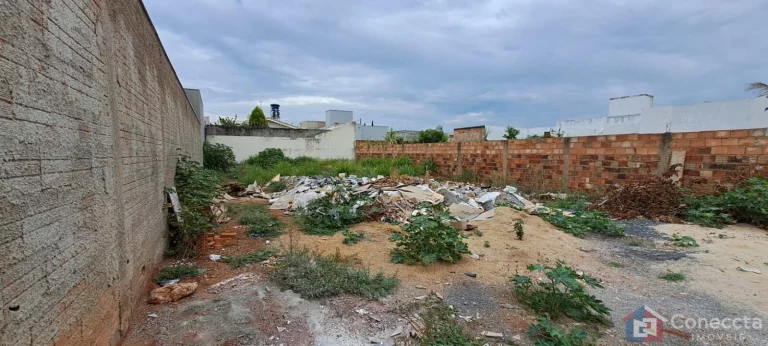 Imagem Terreno à Venda no Campos Elíseos – 300m², Murado e Plano, por R$190 mil | Patos de Minas