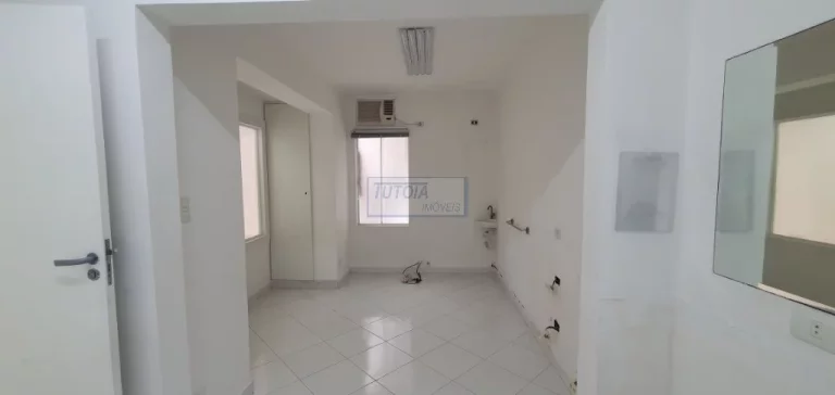 Imagem CASA COMERCIAL PARA LOCAÇÃO NA RUA TUTOIA