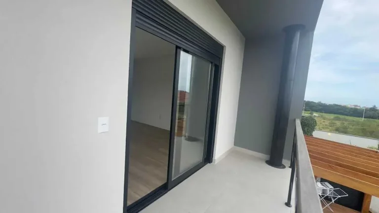 Imagem Casa com 3 dormitórios sendo 1 suíte e 2 vagas garagem - Campeche | Florianópolis/SC