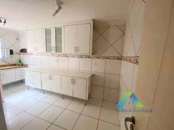 Imagem Casa Sobrado a venda com 03 quartos e 03 vagas de garagem- Cupece